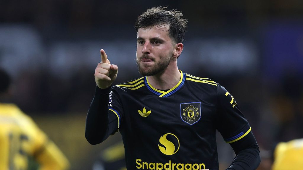 Mason Mount Manchester United Wolves 2025 2026