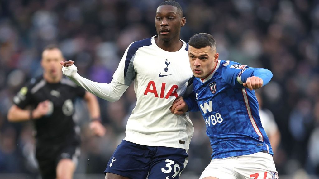 Randal Kolo Muani Granit Xhaka Premier League 2025/26 Sunderland vs Tottenham