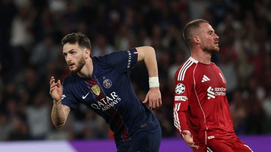 Khvicha Kvaratskhelia UEFA Champions League Liverpool vs PSG