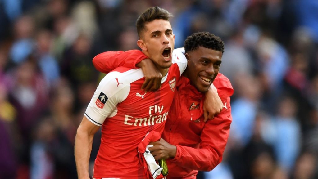 Gabriel Paulista Alex Iwobi Arsenal 2017