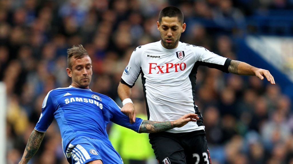 Raul Meireles Chelsea Clint Dempsey Fulham 2011