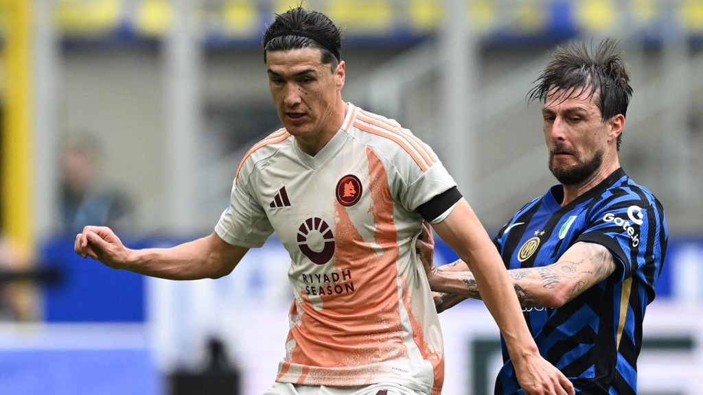 Eldor Shomurodov Roma Francesco Acerbi Inter Milan Serie A 2025