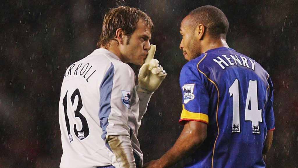 Roy Carroll Manchester United Thierry Henry Arsenal Premier League 2004